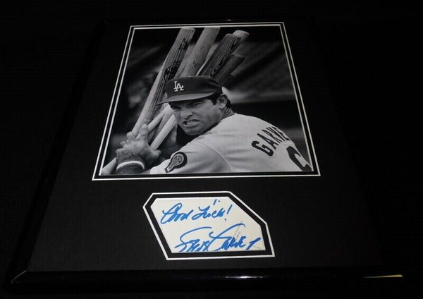 Steve Garvey Signed Framed 11x14 Photo Display Dodgers Warming Up