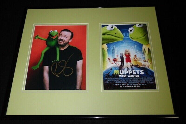 Ricky Gervais Signed Framed 16x20 Photo Display AW Muppets Most Wanted