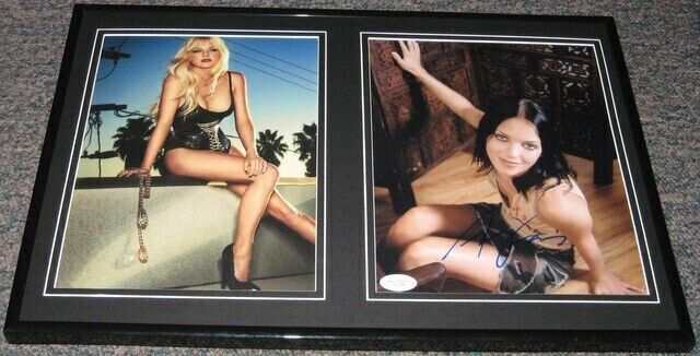 Anna Faris Signed Framed 12x18 Photo Set JSA Scary Movie Mean Girls Mom