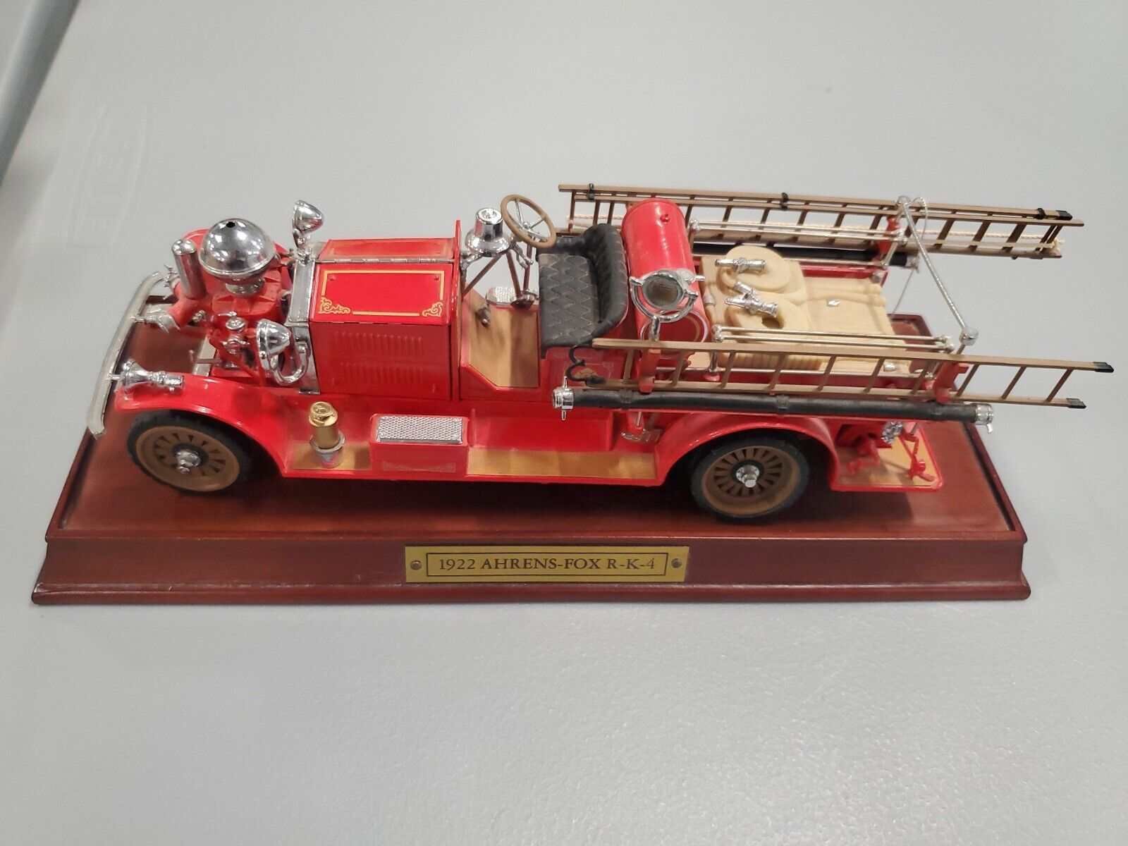 Franklin Mint 1/32 Scale Diecast Ahrens Fox R-K-4 1922 Fire Engine