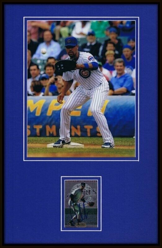 Derrek Lee Signed Framed 11x17 Photo Display Cubs