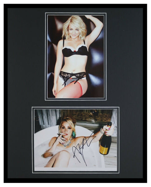 Abby Elliott Signed Framed 16x20 Stockings Photo Set AW Saturday Night Live