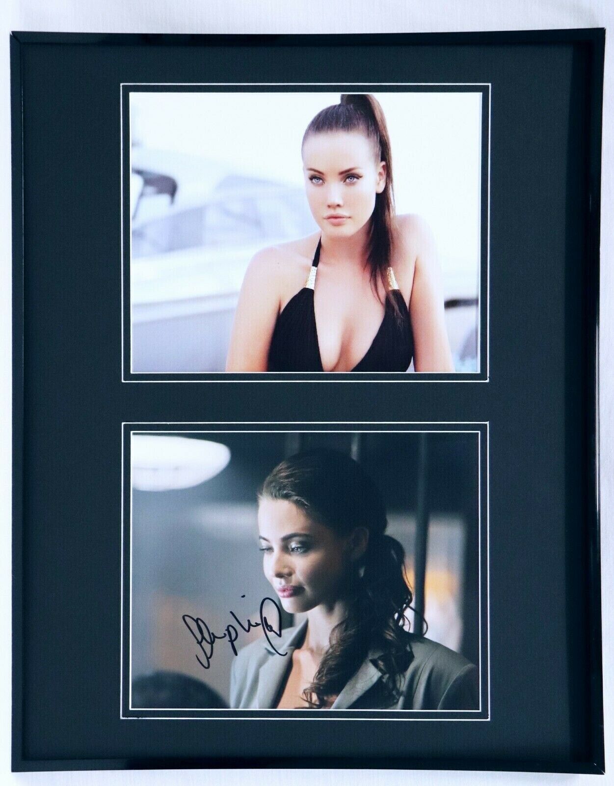 Stephanie Corneliussen Signed Framed 16x20 Photo Set AW Legends of Tomorrow