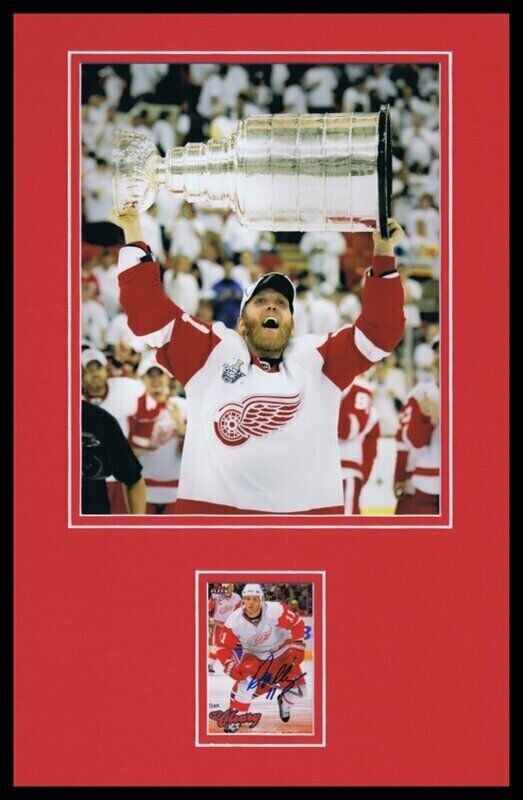 Dan Cleary Signed Framed 11x17 Photo Display Red Wings Stanley Cup