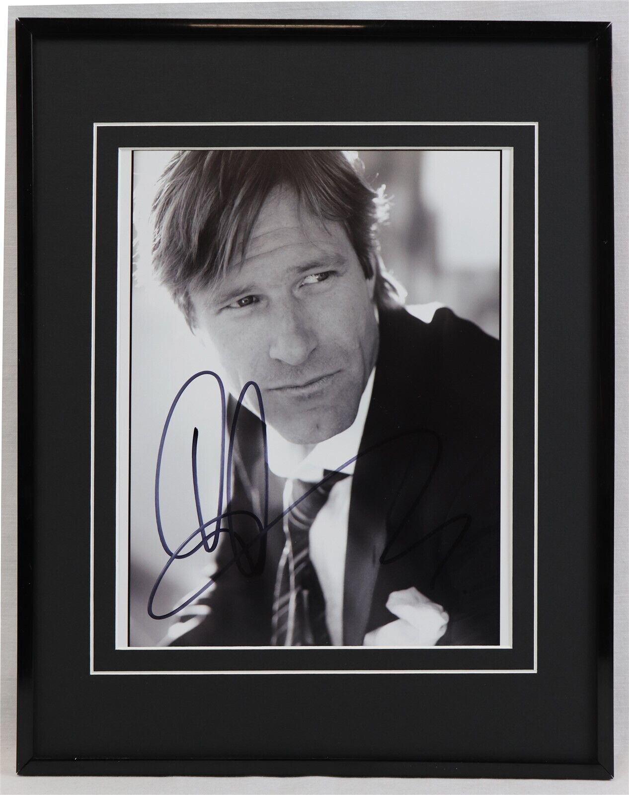 Aaron Eckhart Signed Framed 11x14 Photo Display Dark Knight Harvey Dent Two Face