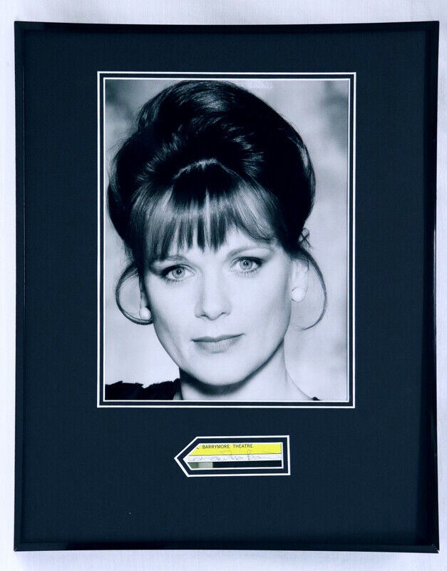 Samantha Bond Signed Framed 16x20 Photo Display Miss Moneypenny James Bond