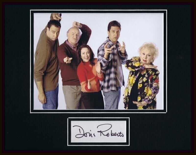 Doris Roberts Signed Framed 11x14 Photo Display Everybody Loves Raymond w/ cast