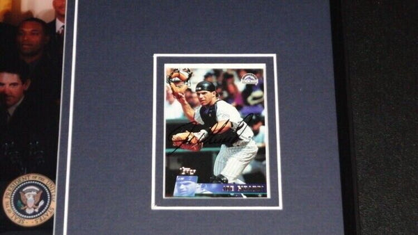 Joe Girardi Signed Framed 11x17 Photo Display Yankees White House Visit Obama