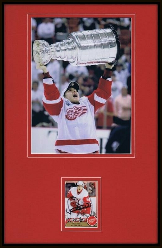 Valtteri Filppula Signed Framed 11x17 Photo Display Red Wings Stanley Cup