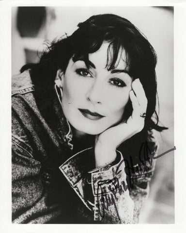 Anjelica Huston Signed 8x10 Photo JSA ddams Family Prizzi's Honor