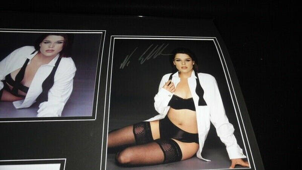 Neve Campbell Signed Framed 16x20 Lingerie Stockings Photo Set Scream