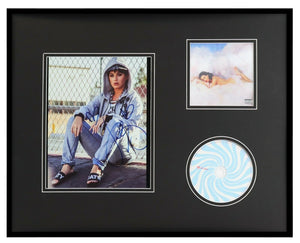 Katy Perry Signed Framed 16x20 Photo & Teenage Dream CD Display 