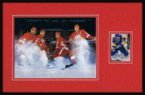 Brett Hull Signed Framed 11x17 Photo Display Red Wings w/ Chelios Lidstrom Shany