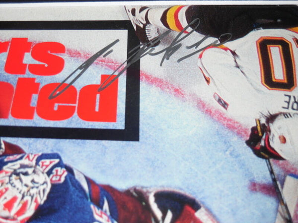 Pavel Bure Signed Framed 1994 Sports Illustrated Cover + Photo Set Canucks