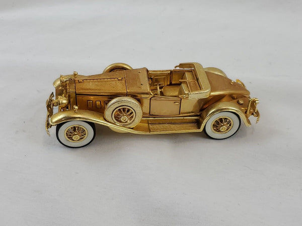 Signature Models 1930 Packard Convertible 1:32 Scale Diecast Car Gold