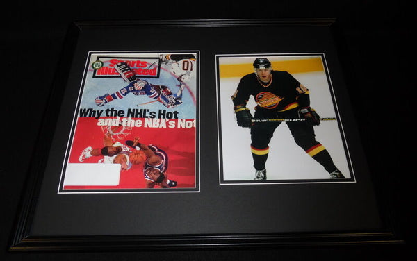 Pavel Bure Signed Framed 1994 Sports Illustrated Cover + Photo Set Canucks