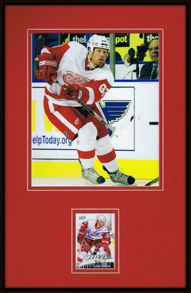 Johan Franzen Signed Framed 11x17 Photo Display Red Wings