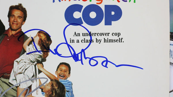 Kindergarten Cop Cast Signed Framed 16x20 ORIGINAL Laser Disc Display Arnold