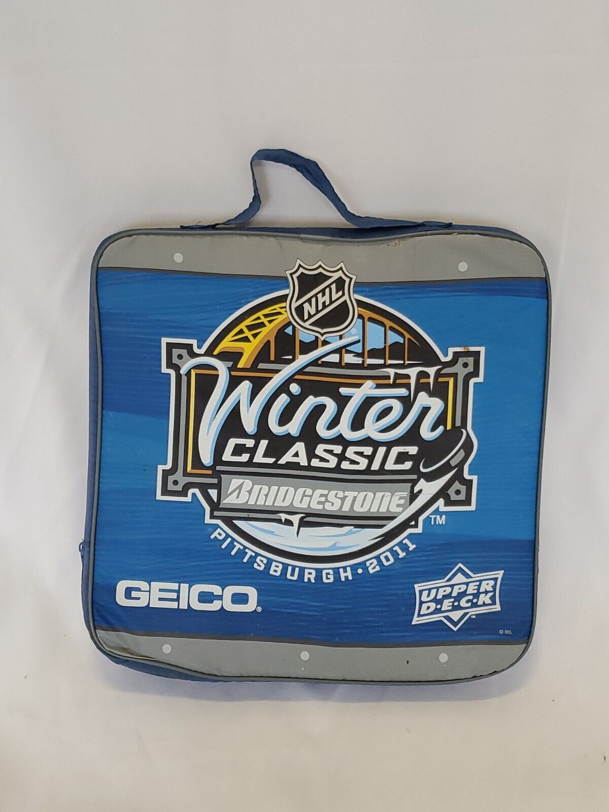 VINTAGE 2011 Bridgestone NHL Winter Classic Seat Cushion Penguins Capitals