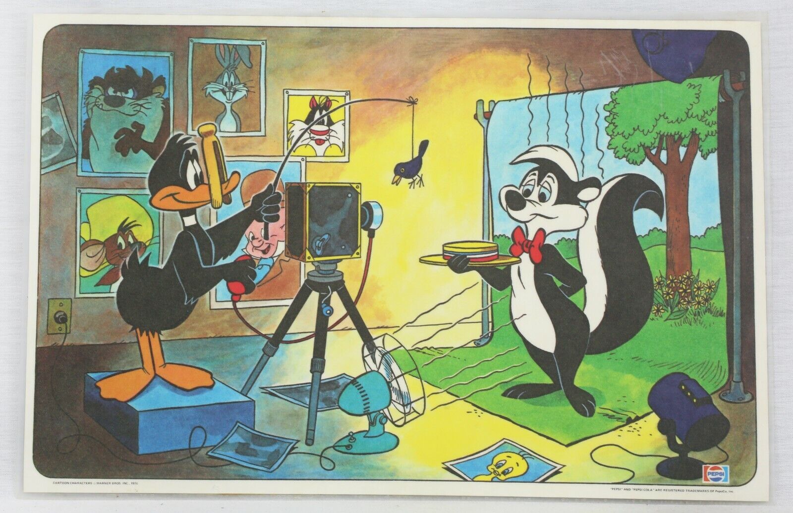 VINTAGE 1976 Pepsi Looney Tunes Daffy Duck Pepe Le Pew 10x16"  Placemat