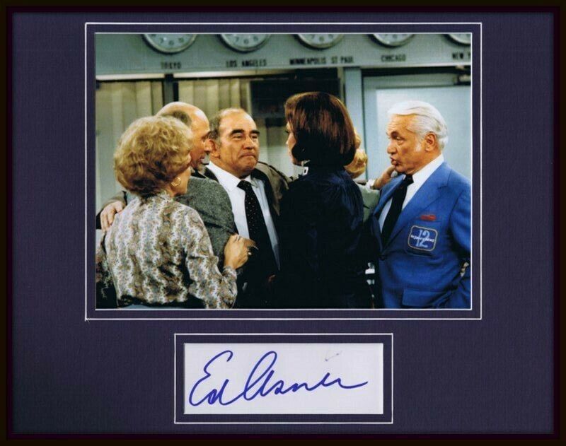 Ed Asner Signed Framed 11x14 Photo Display Mary Tyler Moore Show