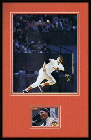 Brooks Robinson Signed Framed 11x17 Photo Display Baltimore Orioles