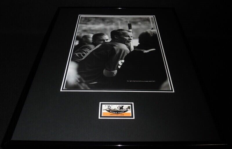 Gordie Howe Signed Framed 16x20 Photo Display JSA Detroit Red Wings C