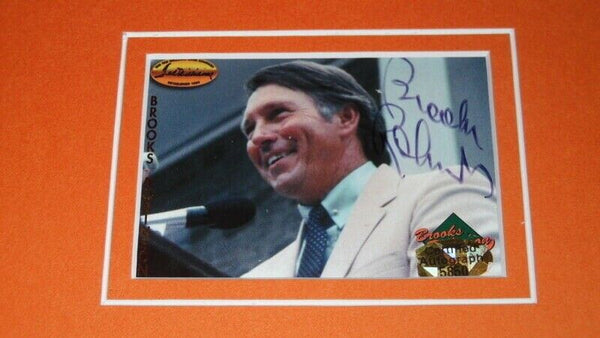 Brooks Robinson Signed Framed 11x17 Photo Display Baltimore Orioles