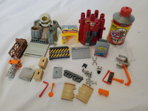 VINTAGE LOT 30+ Micro Machines Accesories Buildings Parts