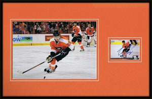 Claude Giroux Signed Framed 11x17 Photo Display Flyers