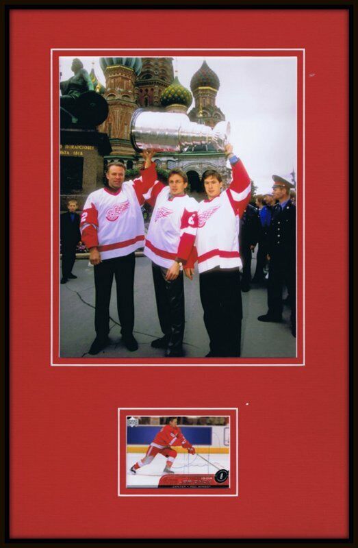 Igor Larionov Signed Framed 11x17 Photo Display Red Wings Stanley Cup Russia 