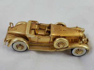 Signature Models 1930 Packard Convertible 1:32 Scale Diecast Car Gold