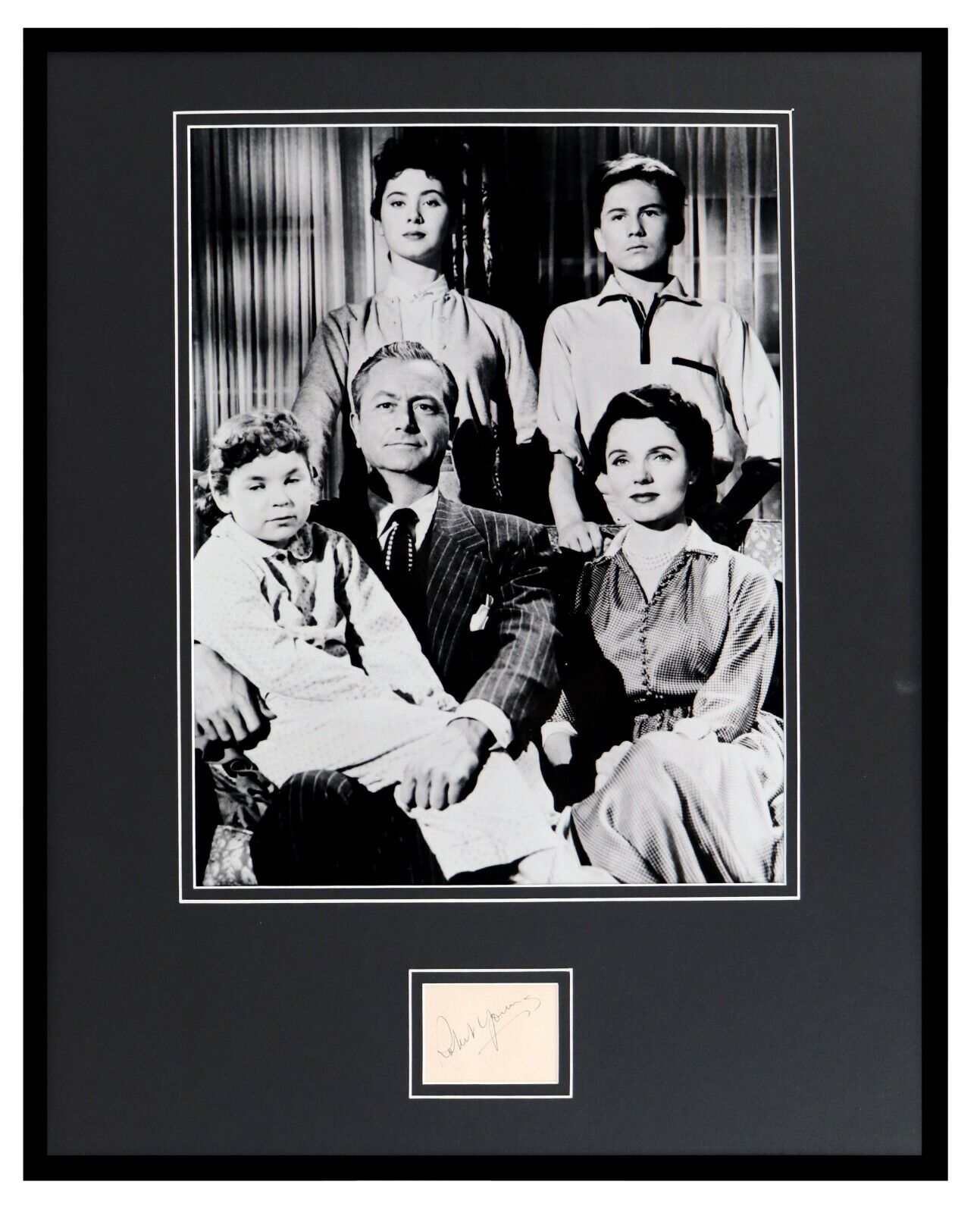 Robert Young Signed Framed 16x20 Photo Display JSA Father Knows Best