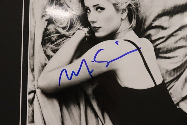 Mira Sorvino Signed Framed 18x24 Photo Display JSA 