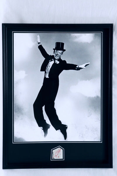 Fred Astaire Signed Framed 18x24 Photo Display JSA 1980 Signature