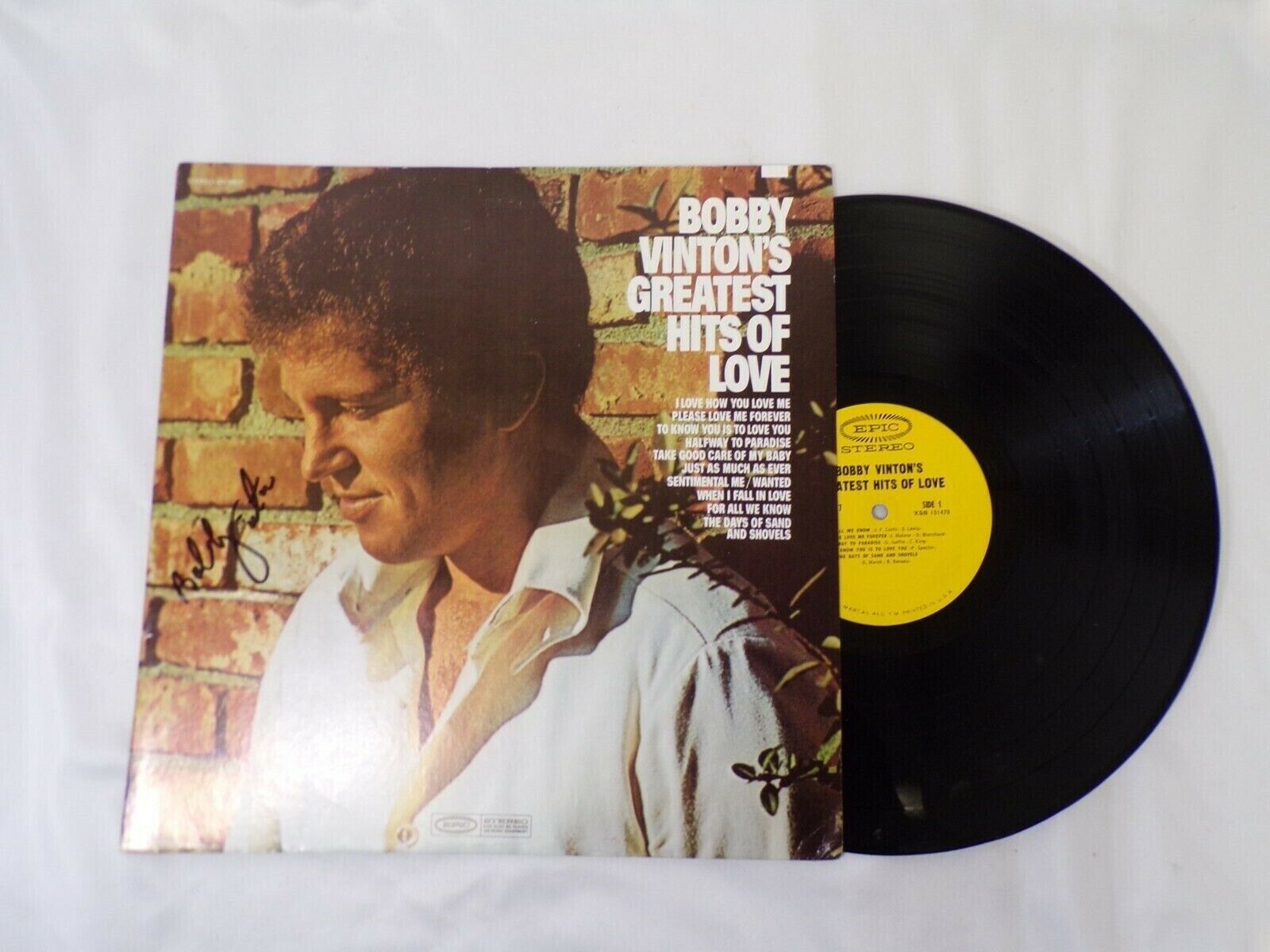 Bobby Vinton Signed 1970 Greatest Hits of Love Vinyl Record Album BN 26517