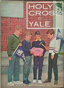 Yale vs Holy Cross Football September 30 1967 ORIGINAL Program  