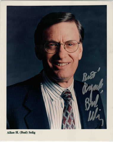 Bud Selig Signed 8x10 Photo Brewers MLB Commissioner