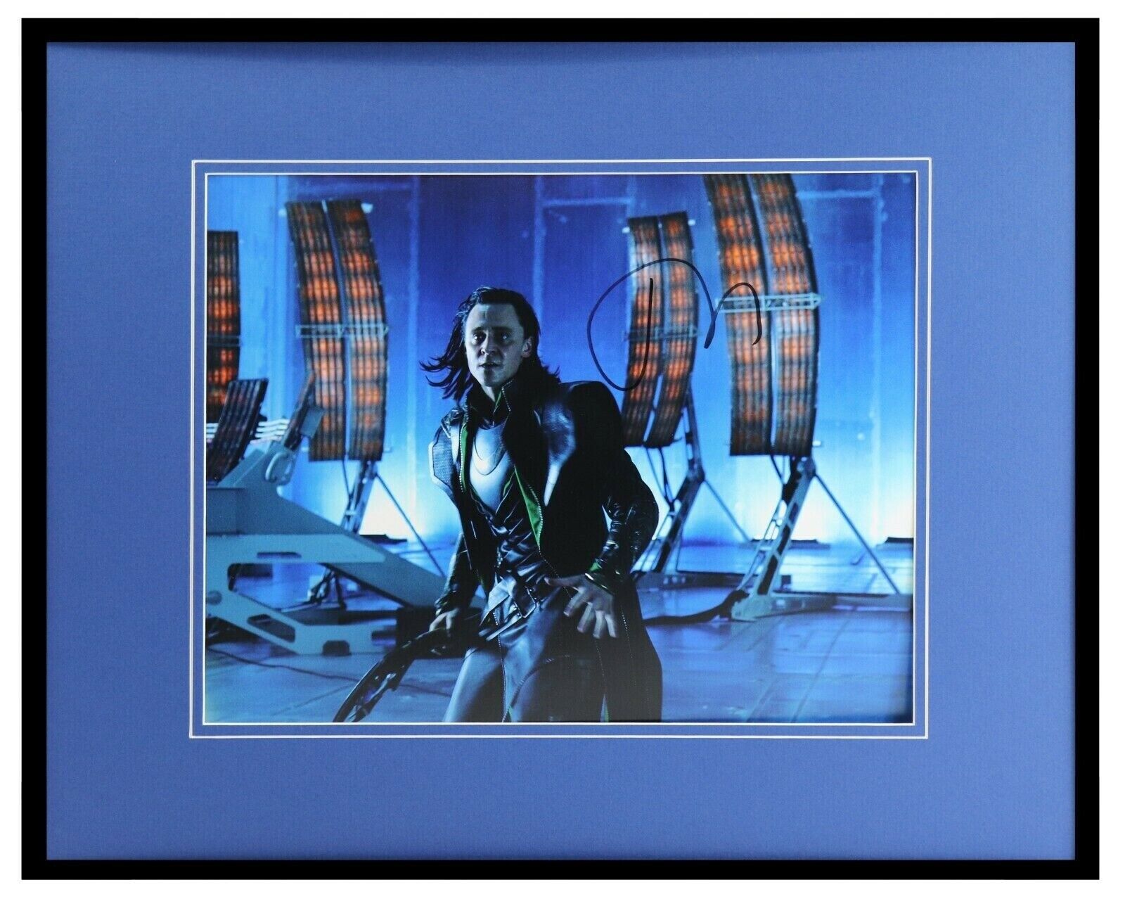 Tom Hiddleston Signed Framed 16x20 Photo Poster Display AW Thor Loki Avengers