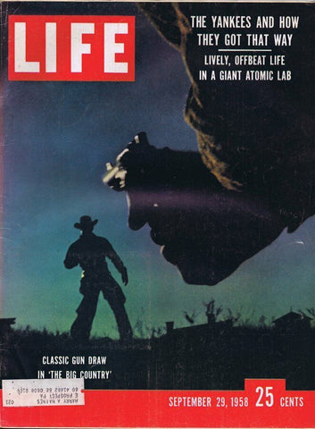 ORIGINAL Vintage Life Magazine September 29 1958 Classic Gun Draw