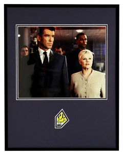 Judi Dench Signed Framed 16x20 Photo Display James Bond