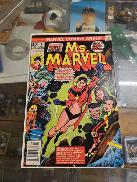 Ms Marvel #1 VINTAGE 1977 Marvel Comics 1st Carol Danvers as Ms Marvel