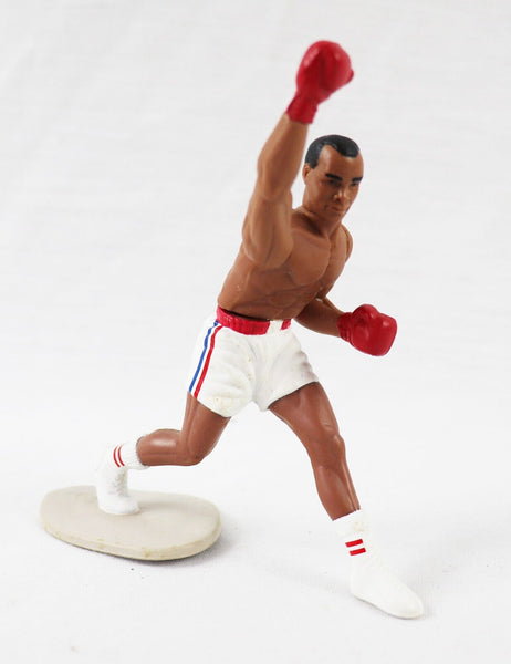 VINTAGE 1997 Kenner Starting Lineup Sugar Ray Leonard Action Figure