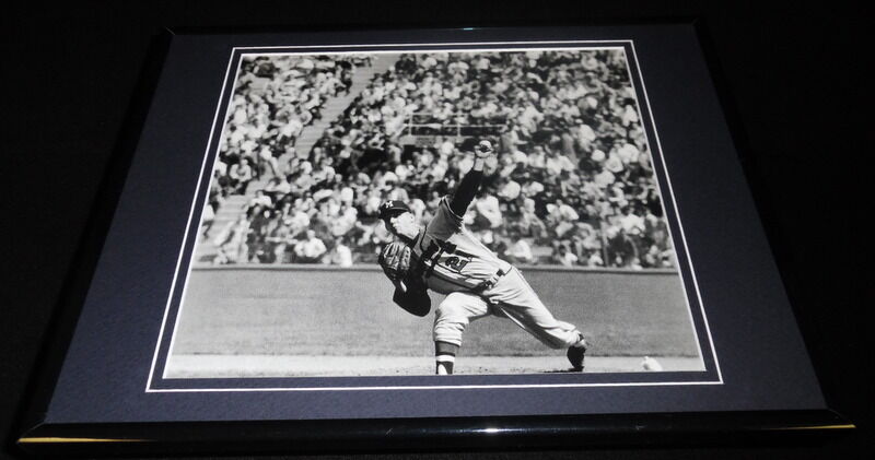 Warren Spahn Framed 11x14 Photo Display 1962 Braves