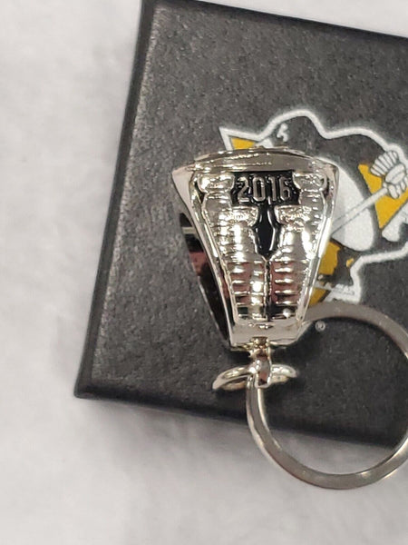 2016 Pittsburgh Penguins Official Replica Championship Ring Keychain w/ box