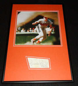 Brooks Robinson Signed Framed 12x18 Photo Display Baltimore Orioles