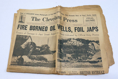 ORIGINAL Vintage Dec 17 1941 WWII Fire Borneo Oil Well Cleveland Press Newspaper