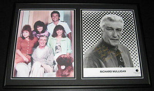 Richard Mulligan Empty Nest Signed Framed 12x18 Photo Set